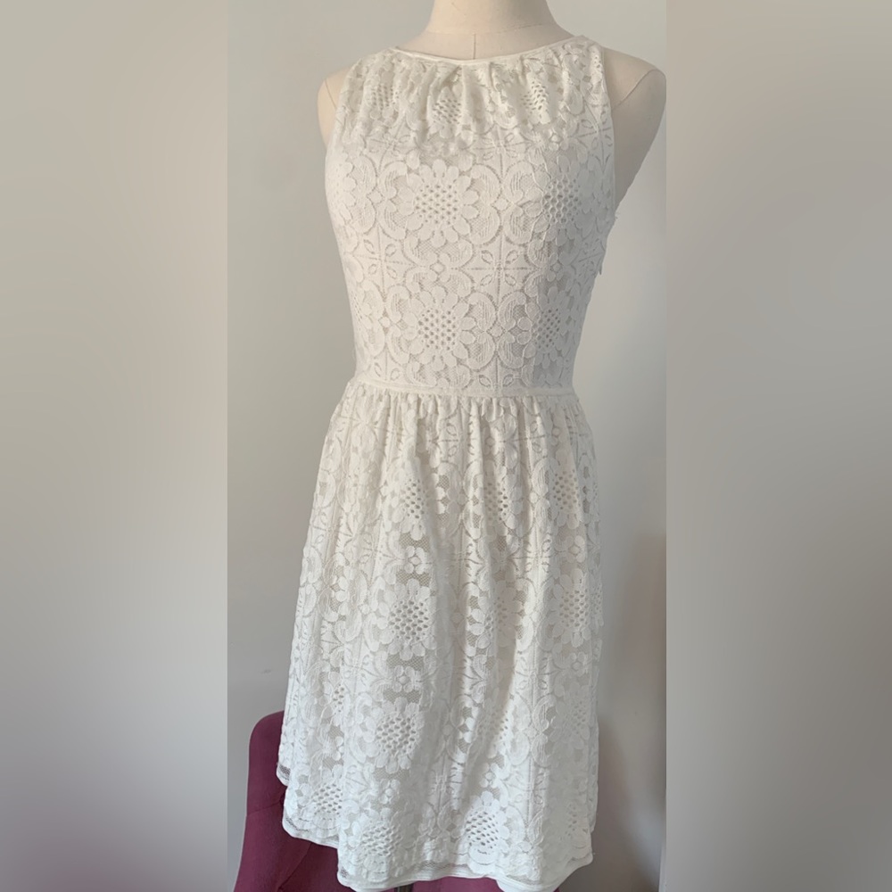 Max Studio White Floral Lace Sleeveless Dress - Picture 3 of 8